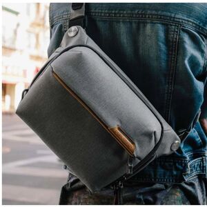 Peak Design Everyday Sling 6L V2 Charcoal Camera Bag NWOT Complete